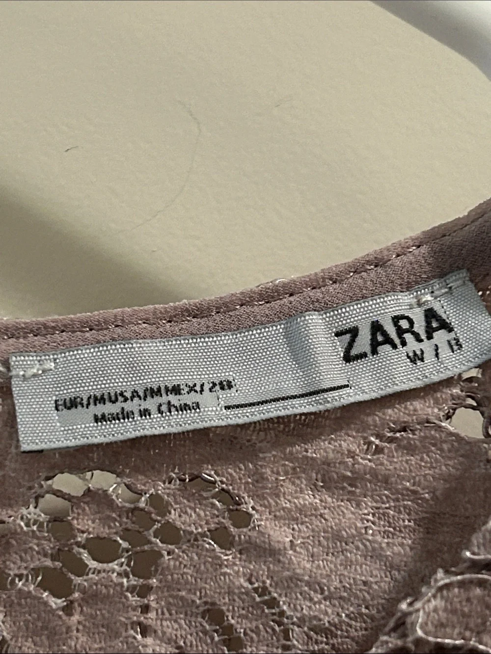 Zara GORGEOUS SEXY Lace peekaboo LongSleeve Blouse scallop hem size M beige
